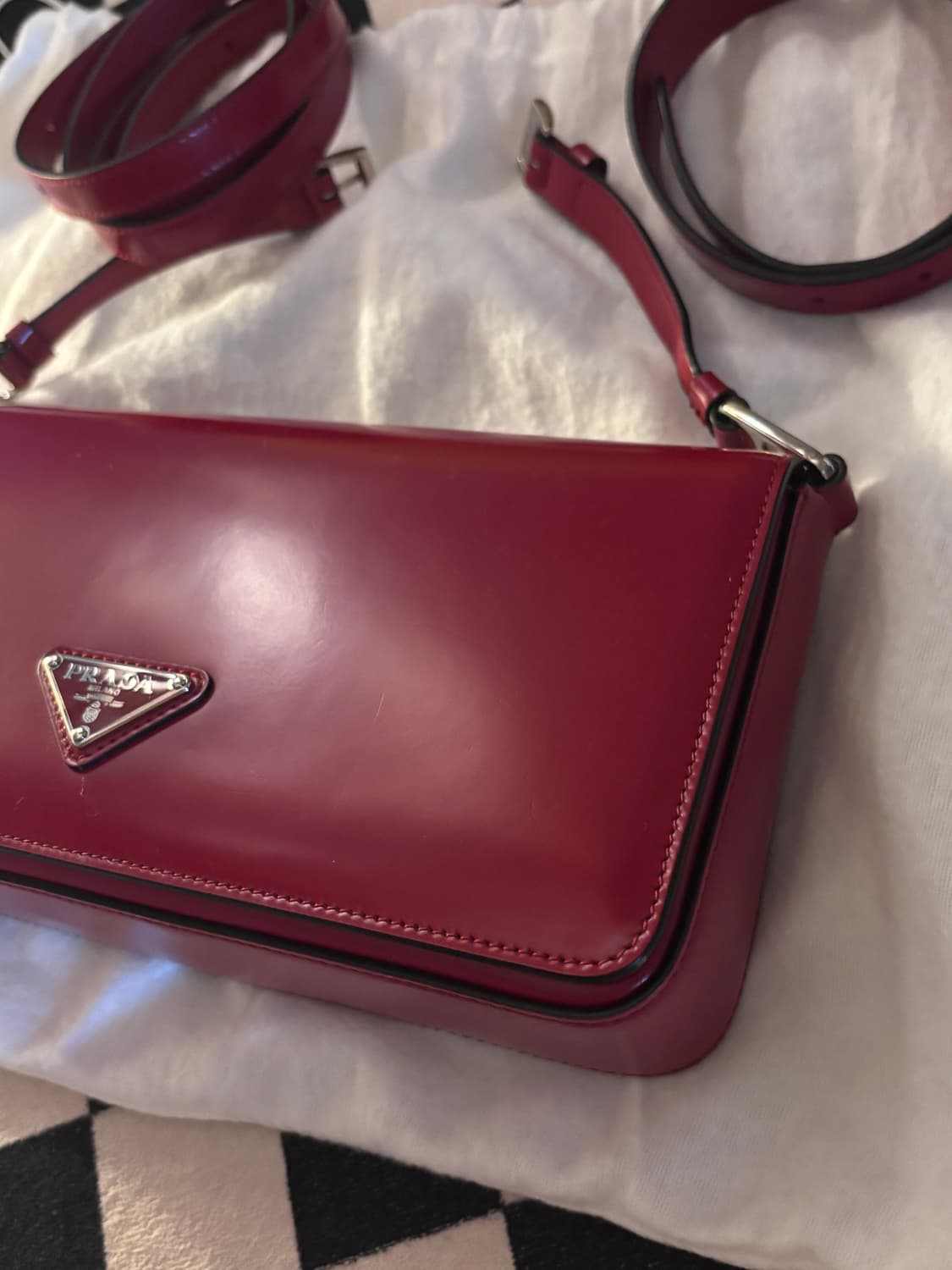 프라다 브러시드 팜므백 레드 (상태최상,더스트,쇼핑백) 상품이미지4