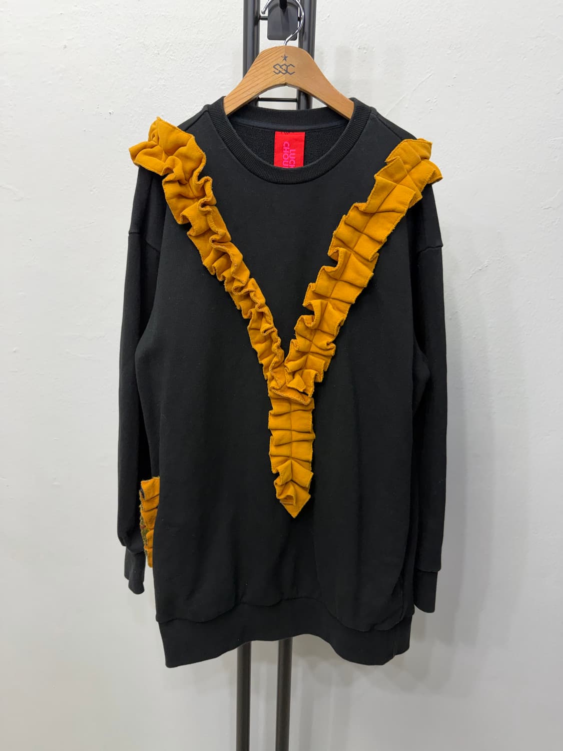 정품) 럭키슈에뜨 프릴 롱맨투맨 36 상품이미지1