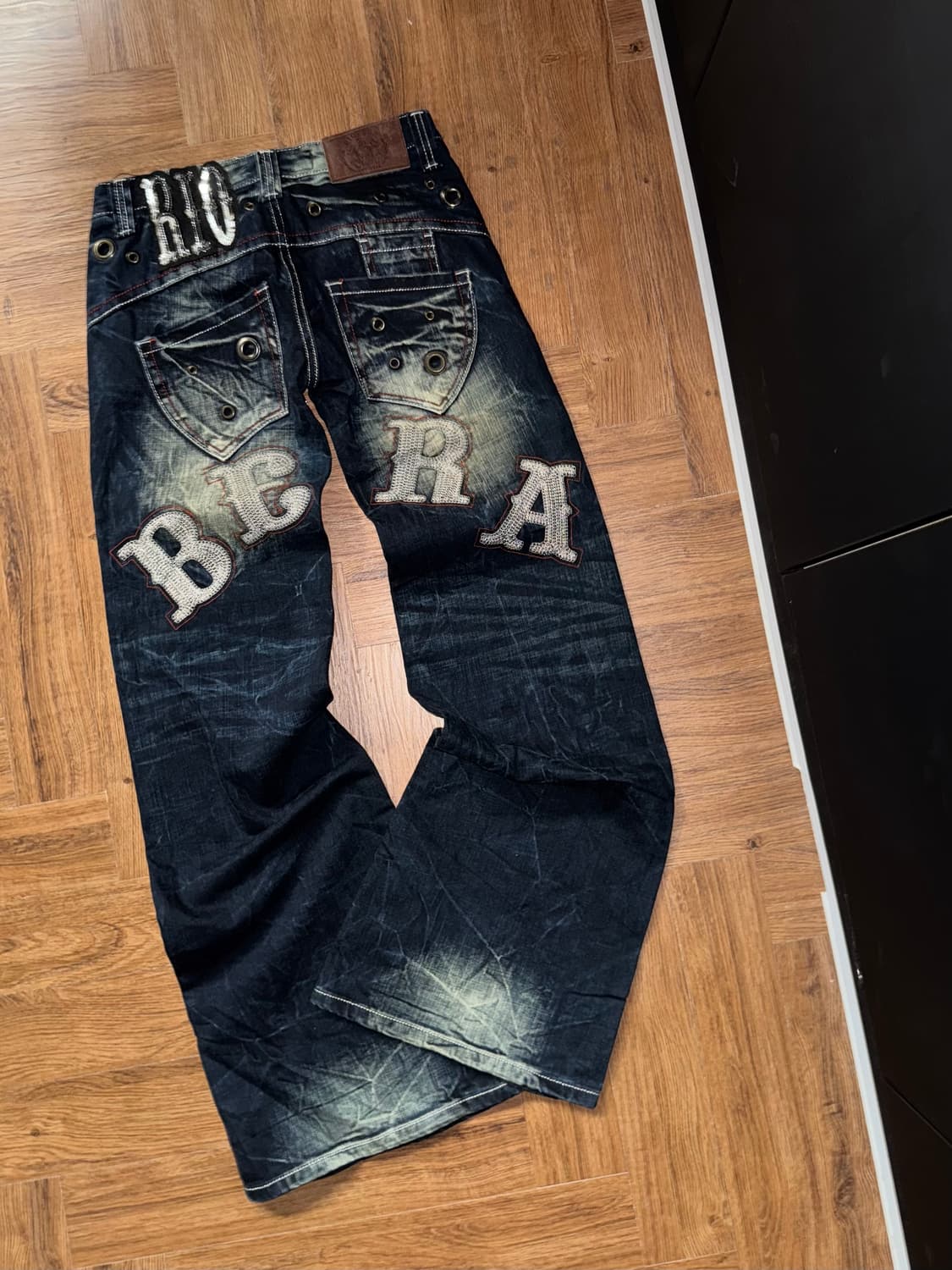 RIOBERA 리오베라 로우라이즈 자수 데님팬츠 상품이미지1