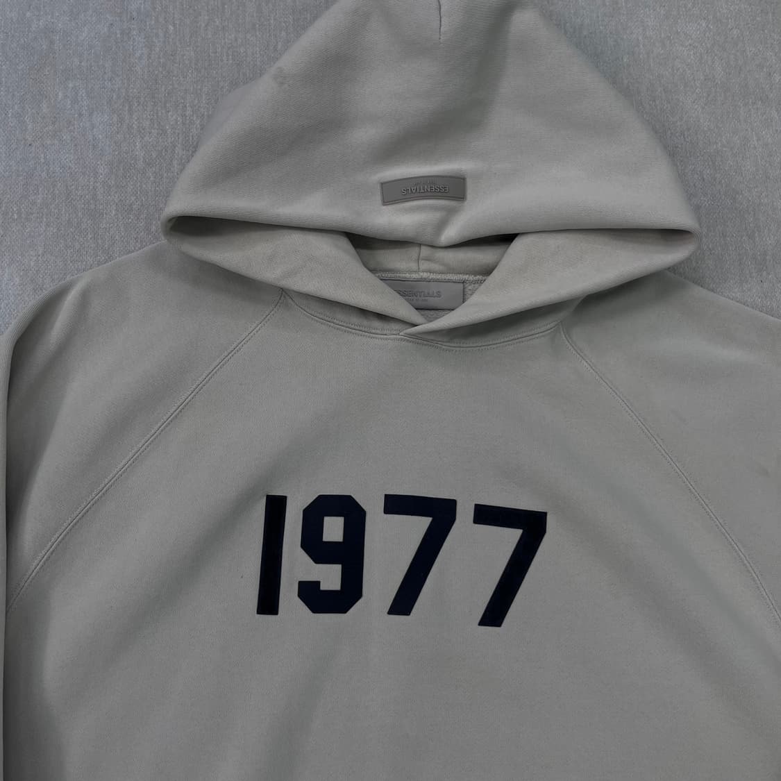 105 피오갓 에센셜 1977 후드티 상품이미지2