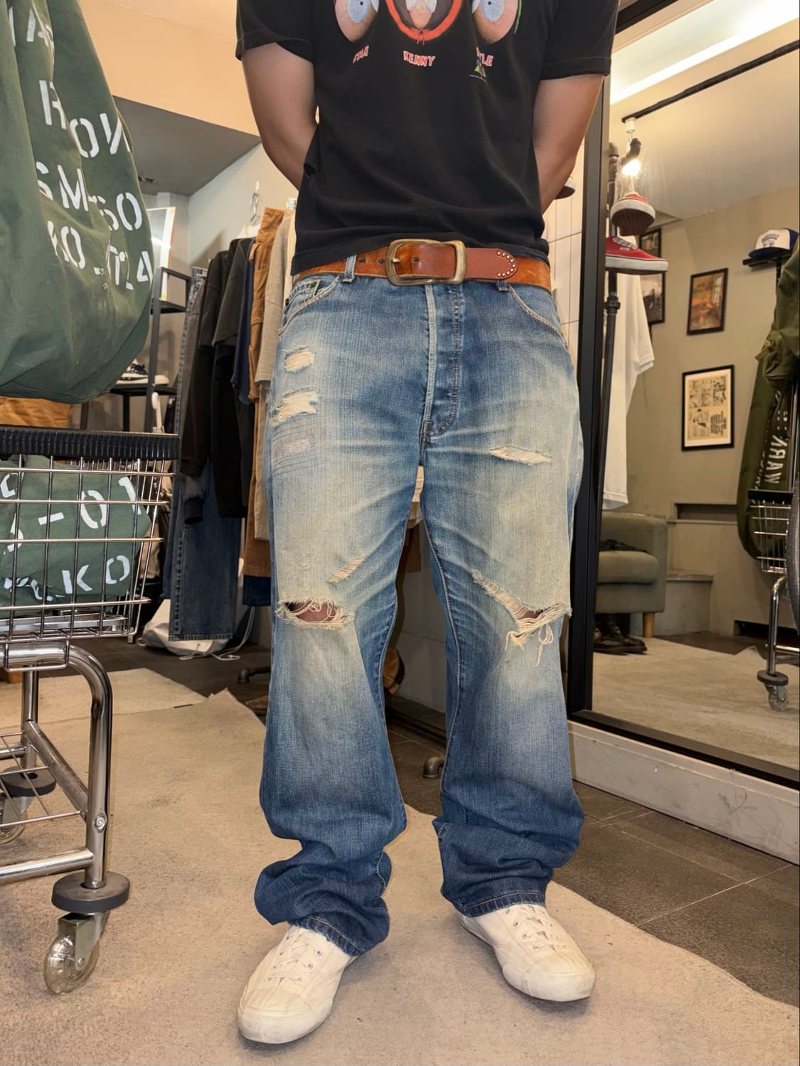 Early 00’s Levi’s 501 repair hard washed 상품이미지1
