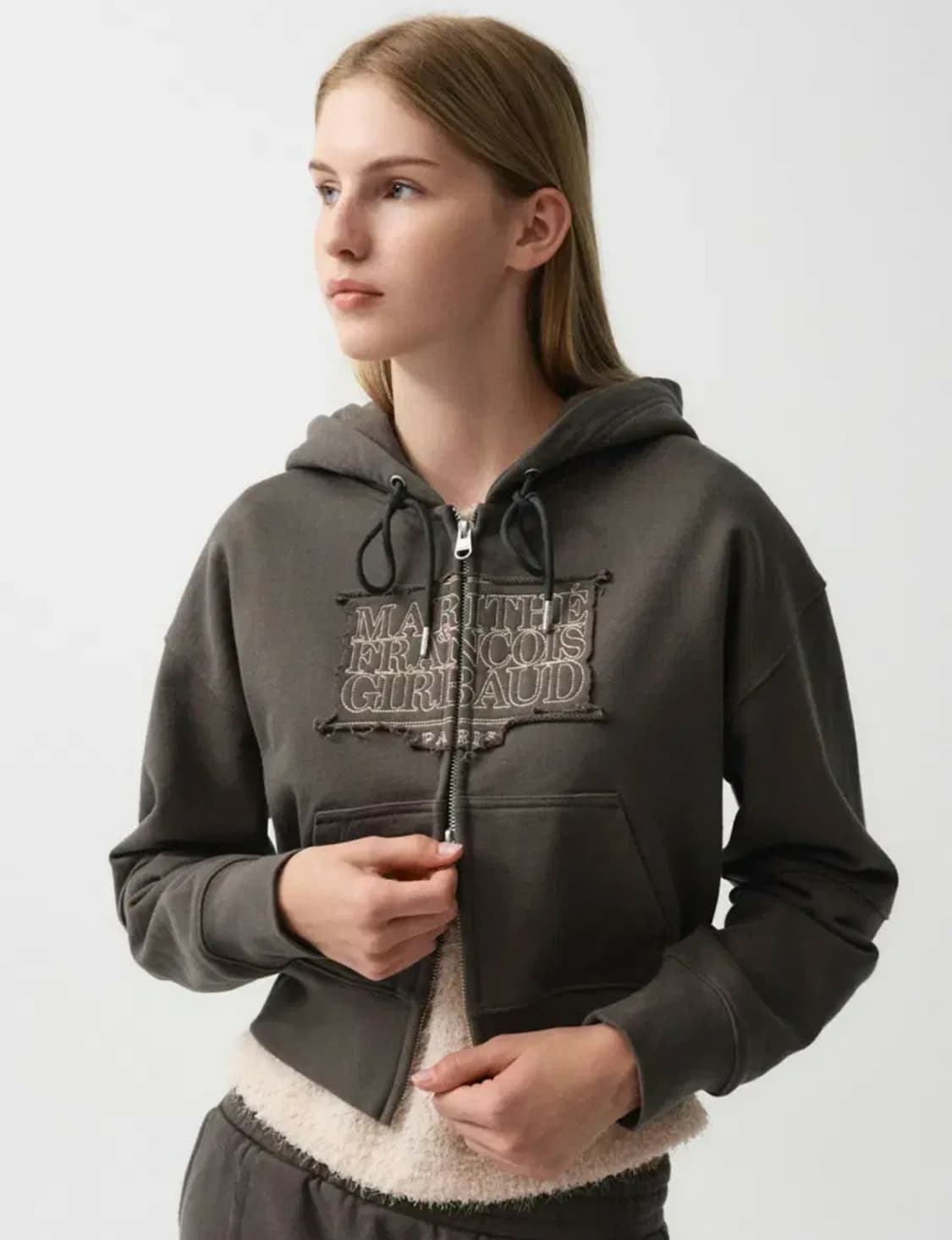 (슬기st) 마리떼프랑소와저버 클래식 로고 크롭 후드집업 차콜 (M) 상품이미지3