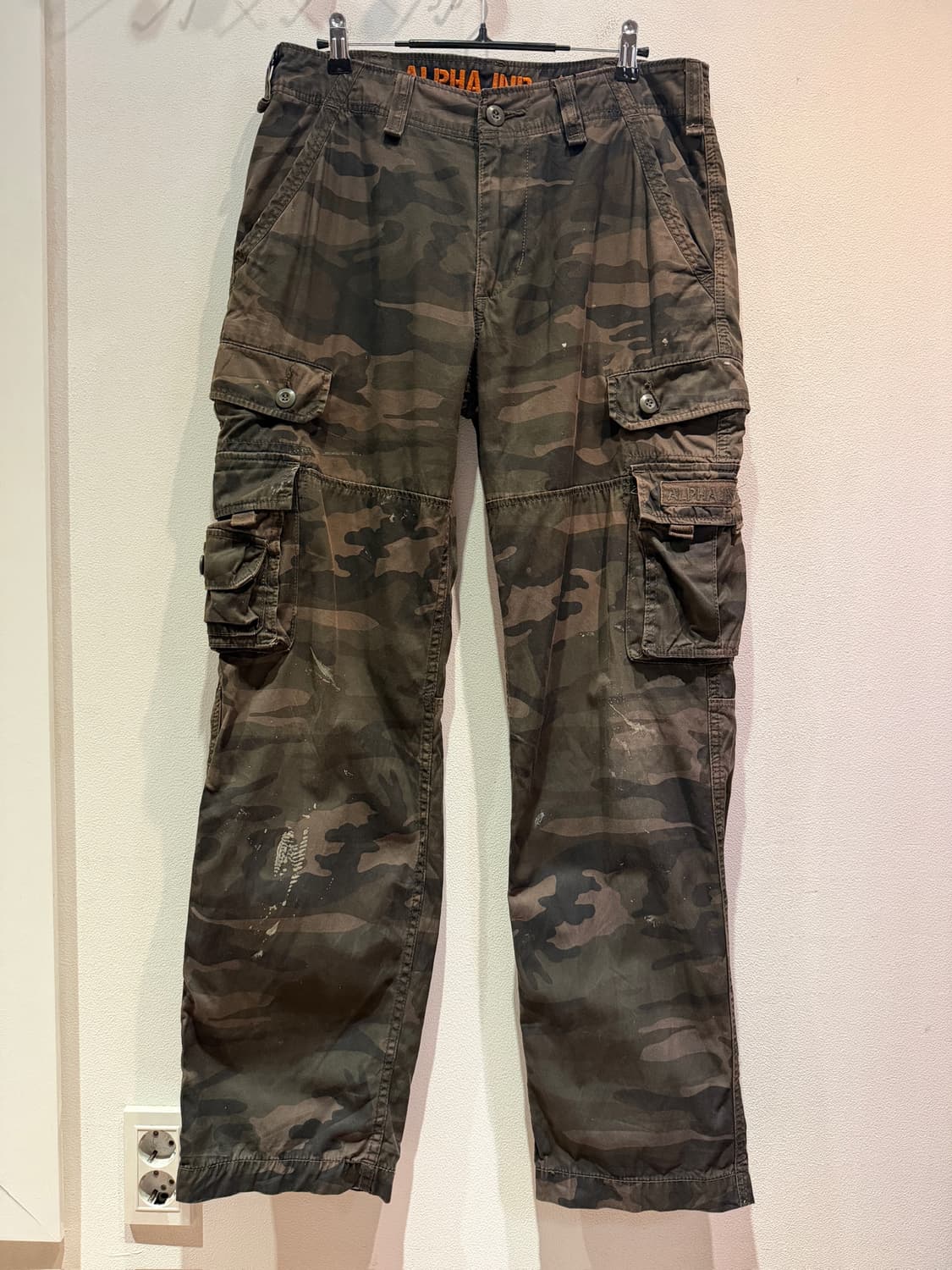 Alpha Industries Camo Cargo Pants (34) 상품이미지2
