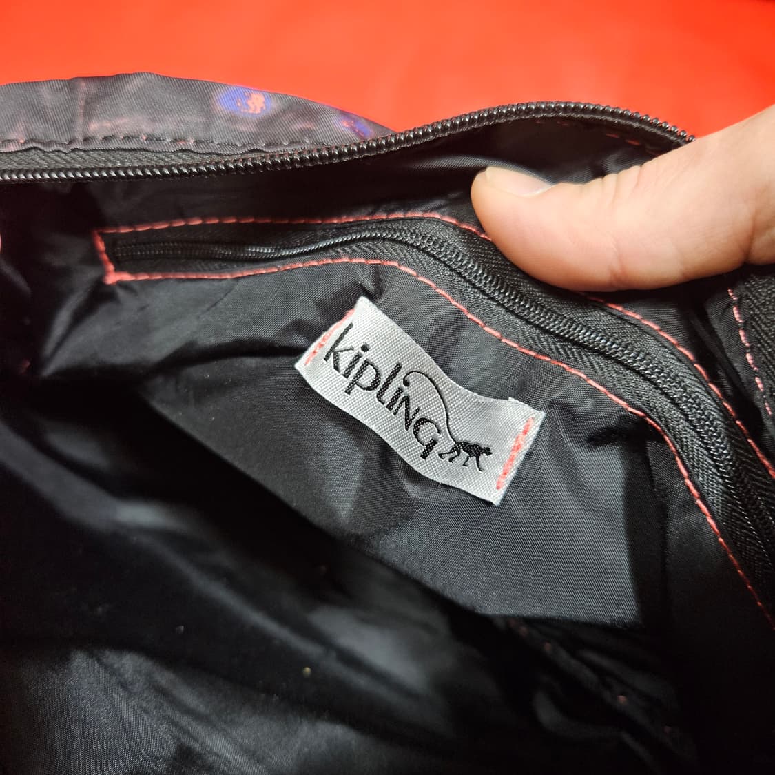 키플링(KIPLING) 핑크 몽키 레인보우 페인팅 크로스백  상품이미지7