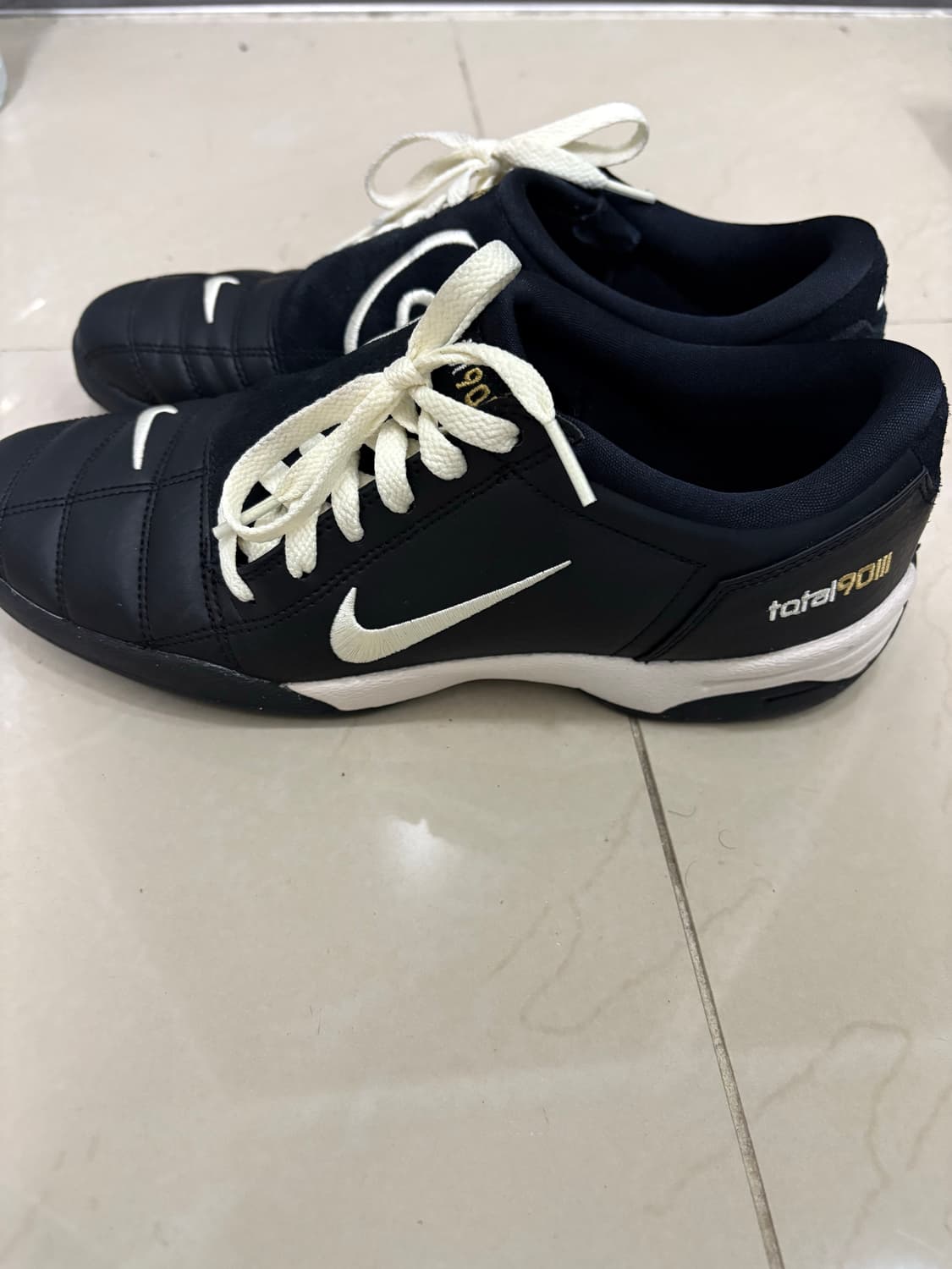 나이키 토탈90 블랙 270 상품이미지2