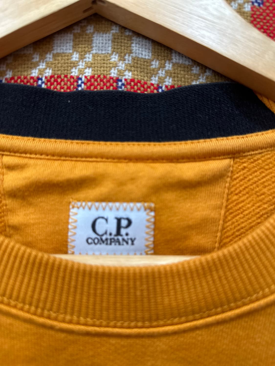 C.P. 컴퍼니 오렌지 기모 맨투맨 100 상품이미지5