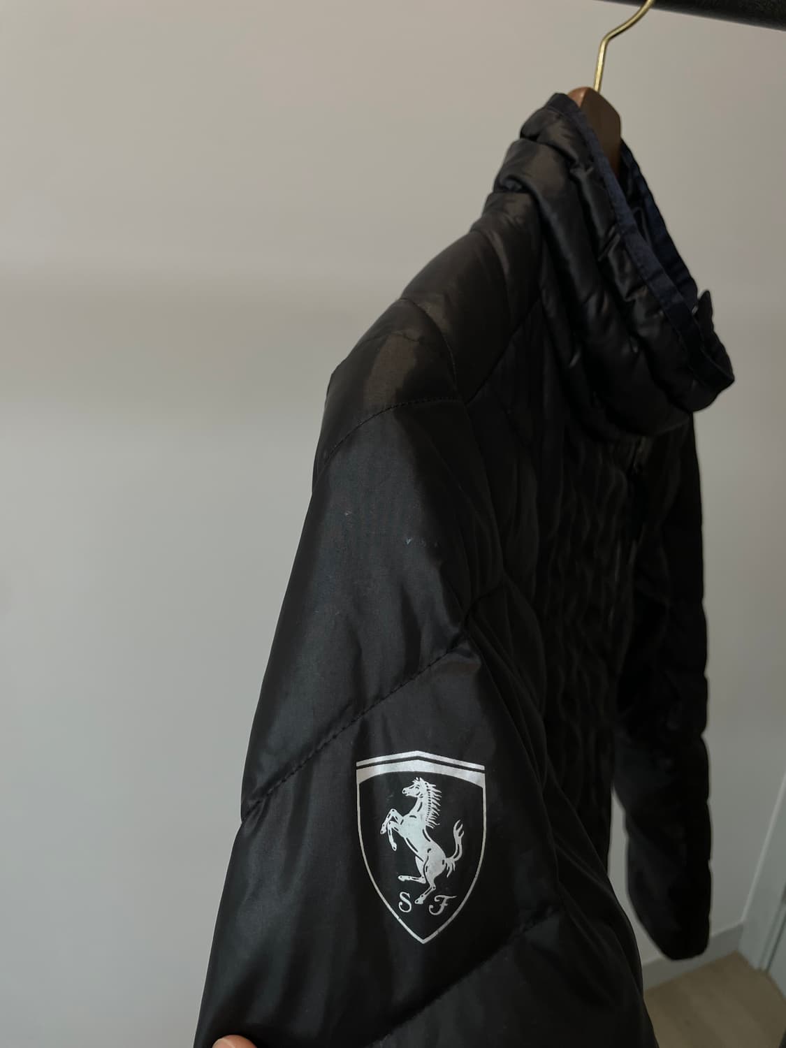 (L) 푸마 x 페라리 사선 지퍼 덕다운 경량 패딩 상품이미지3