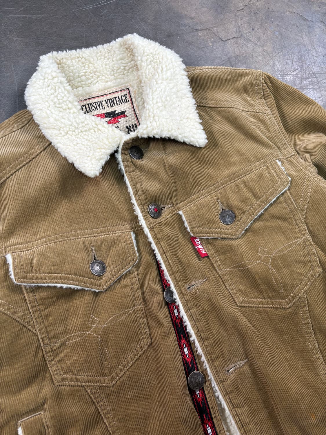 에드윈 아즈텍 코듀로이 쉐르파 자켓 상품이미지2