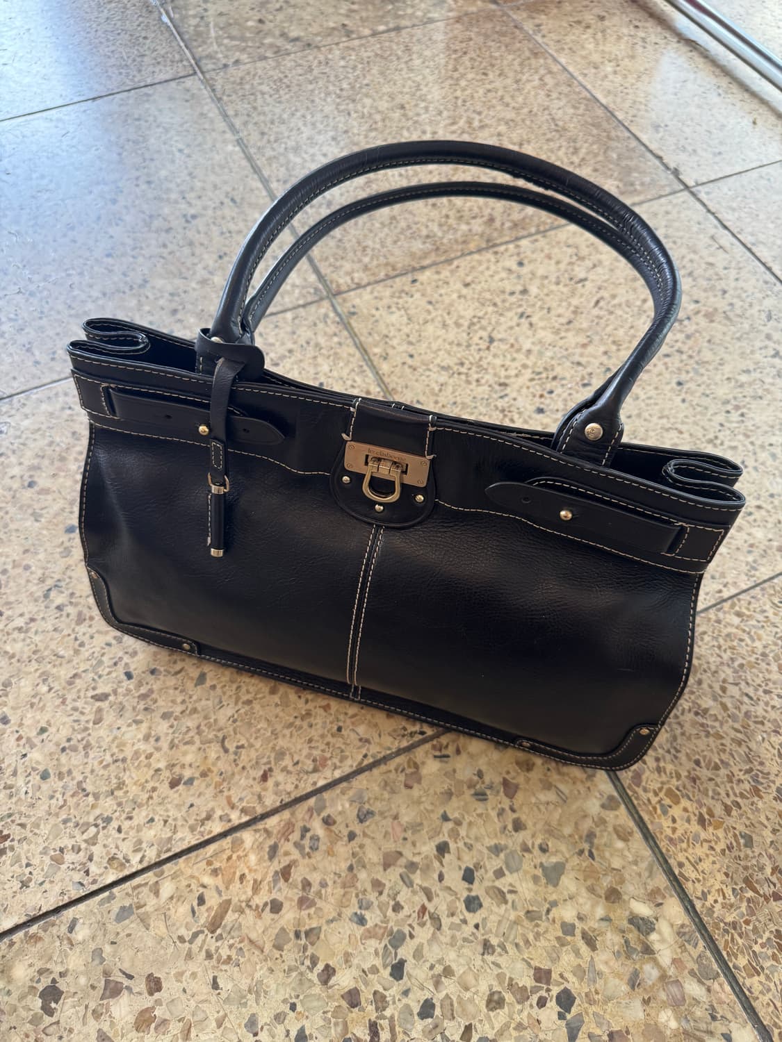 Liz Claiborne 리즈클레이본 버클 디테일 스티치 레더 백 상품이미지1