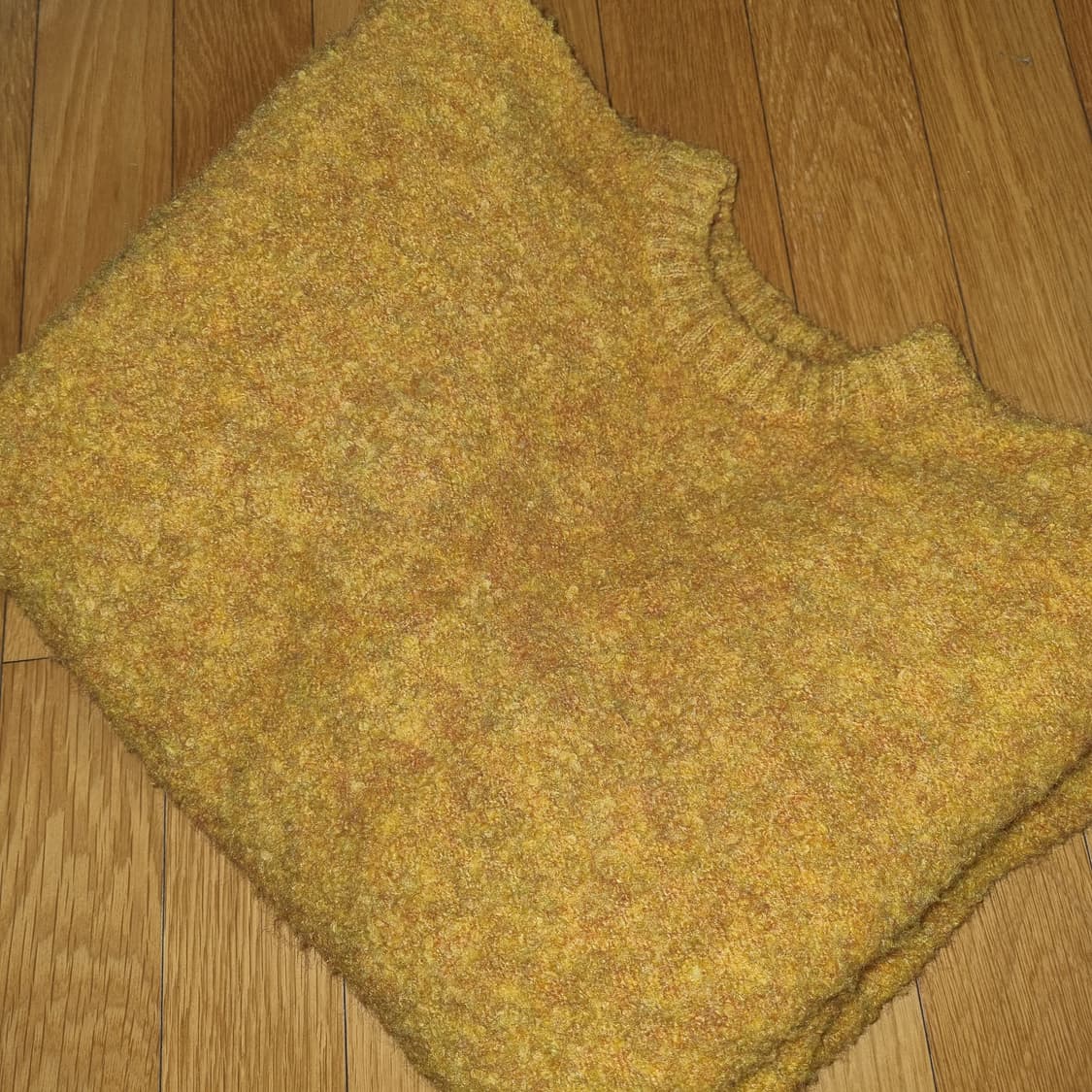 피지컬에듀케이션디파트먼트 부클 니트 머스타드 M사이즈 상품이미지2