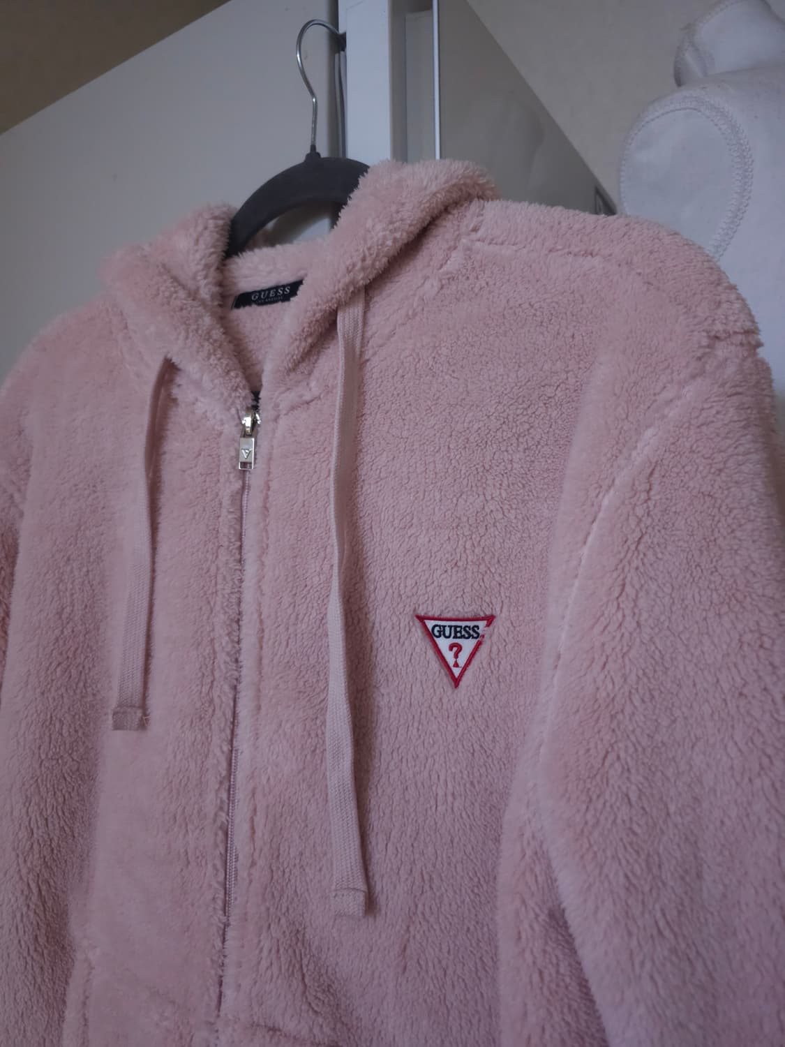 게스 핑크 뽀글이 후드집업 상품이미지2