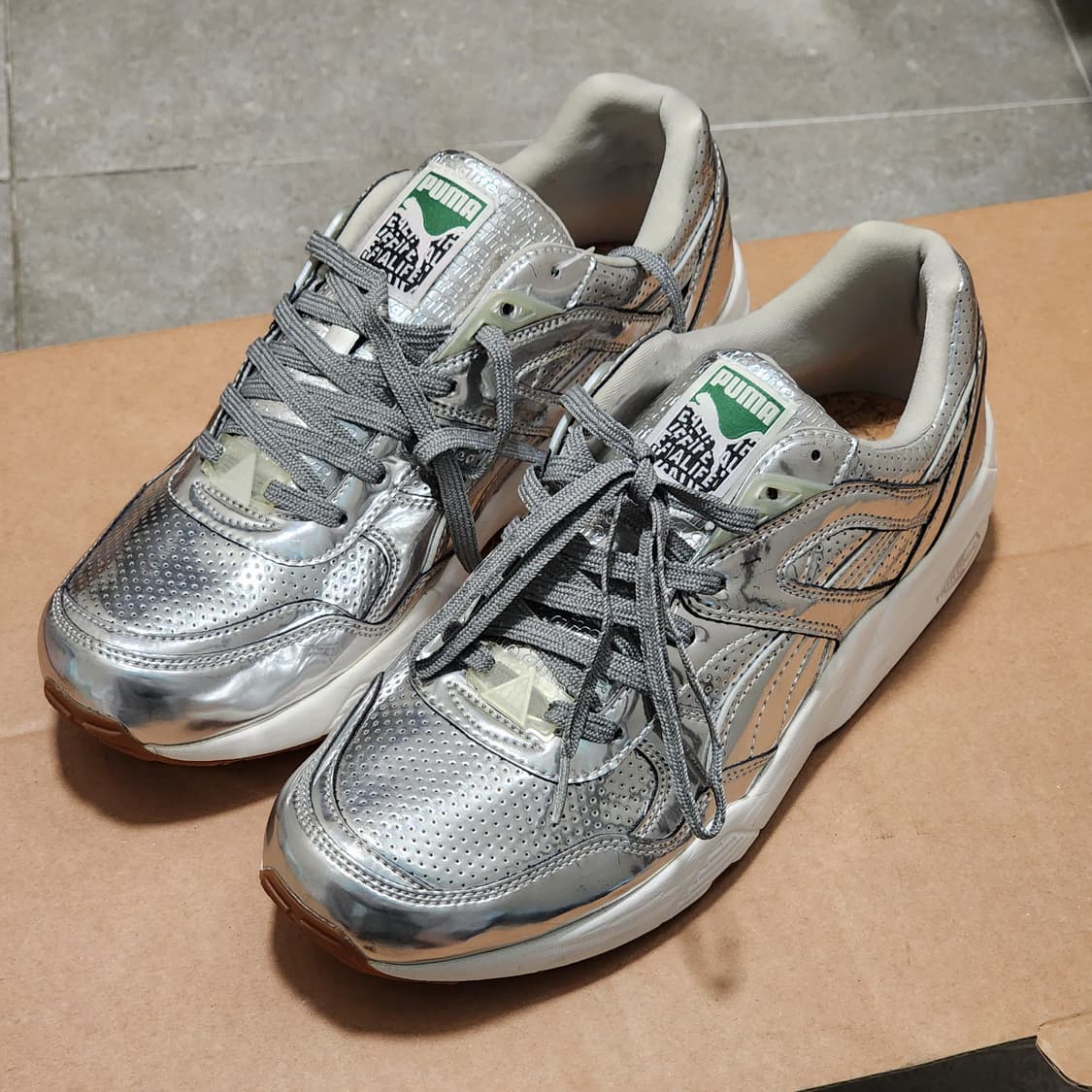 푸마 × 에이라이프 트리노믹 R698 상품이미지2