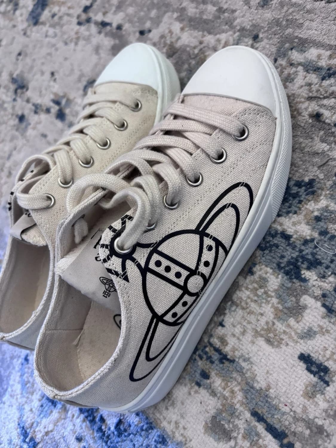 비비안웨스트우드 캔버스 스니커즈 240 상품이미지2