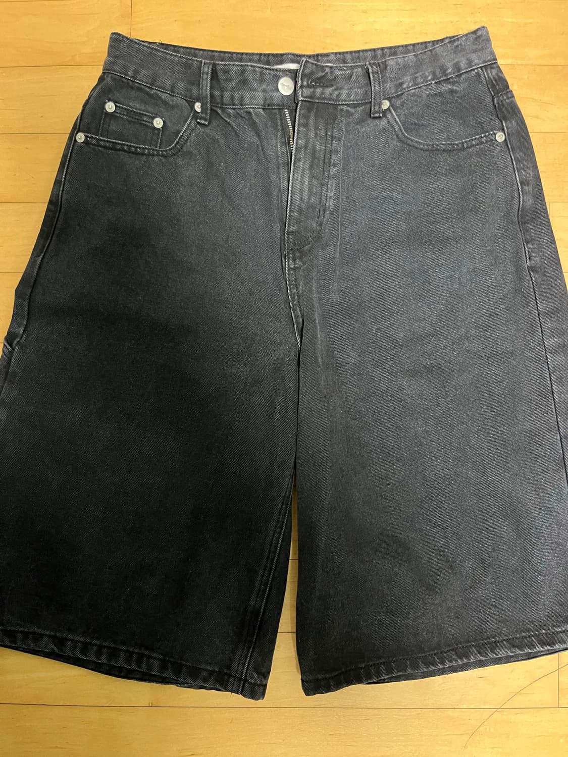 피지컬 디파트먼트 블랙 버뮤다 팬츠 상품이미지1
