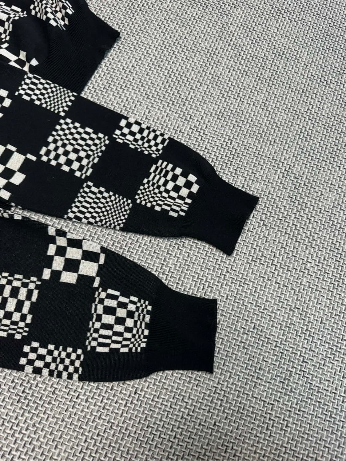 루이비통 다미에 크루넥 체크 니트 상품이미지7