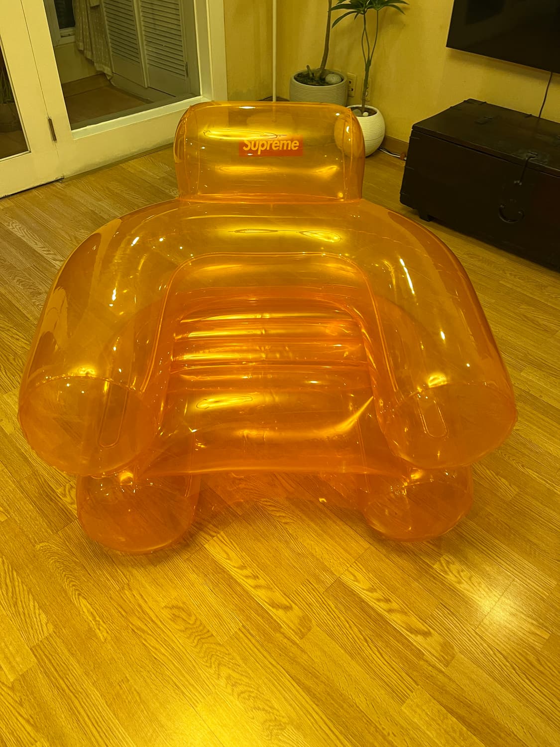 슈프림 인플레터블 공기 의자 체어 상품이미지1