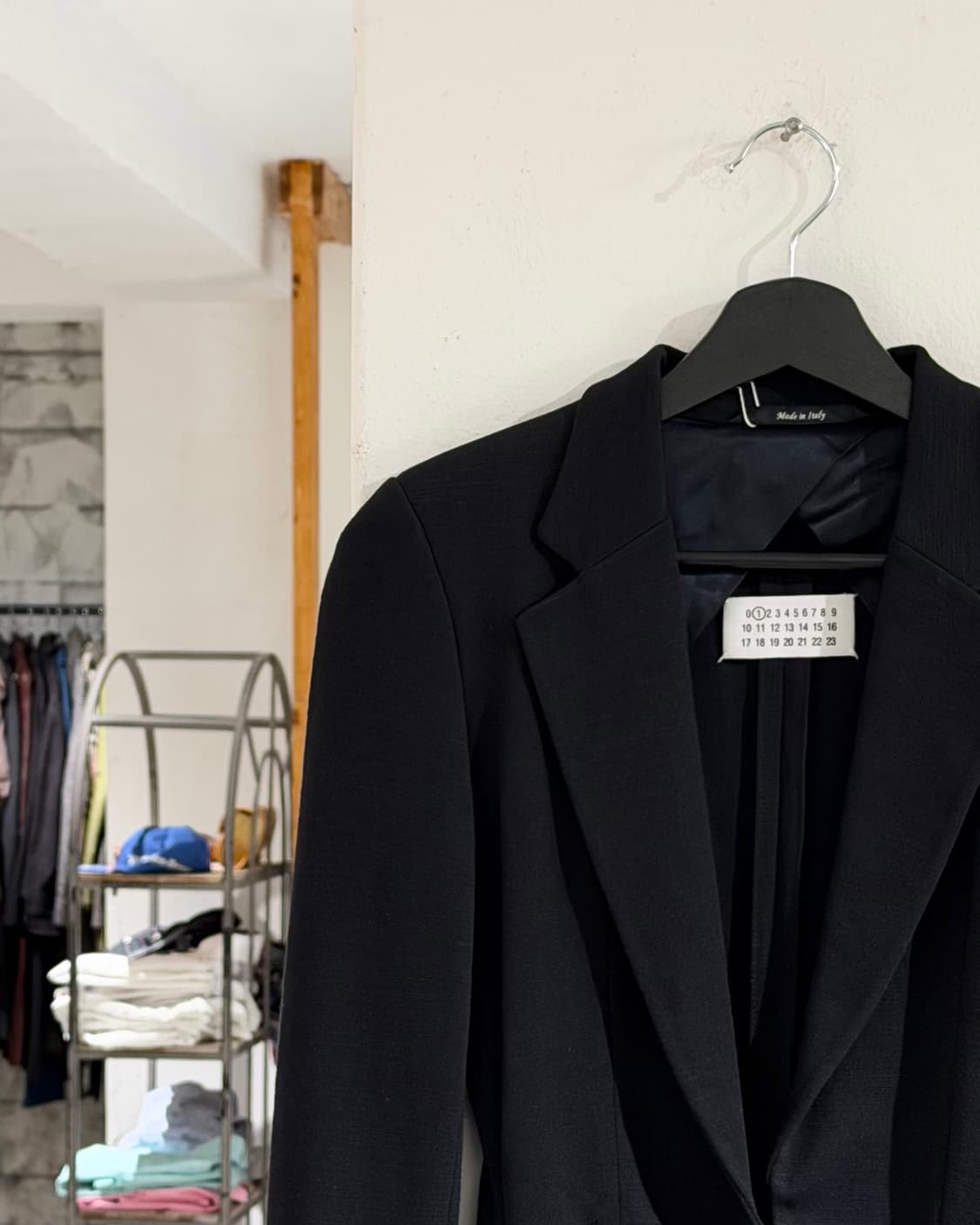 메종 마르지엘라 블랙 프론트 컷아웃 자켓 상품이미지2