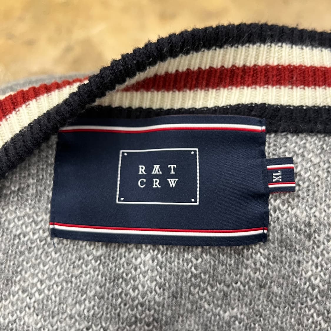 [정품/XL] 로맨틱크라운 로고 패턴 가디건 b16 상품이미지4