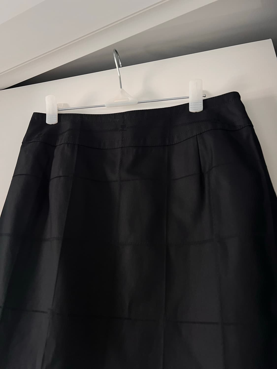 쿠레쥬 블랙 로고 패턴 미디스커트 꾸레쥬 상품이미지9