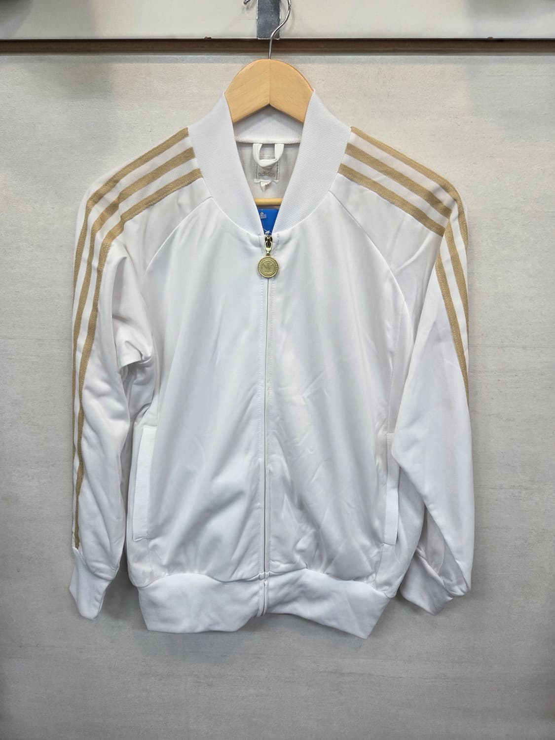 아디다스 빅트레포일 슈퍼스타 트랙탑 져지 화이트골드 m 상품이미지1