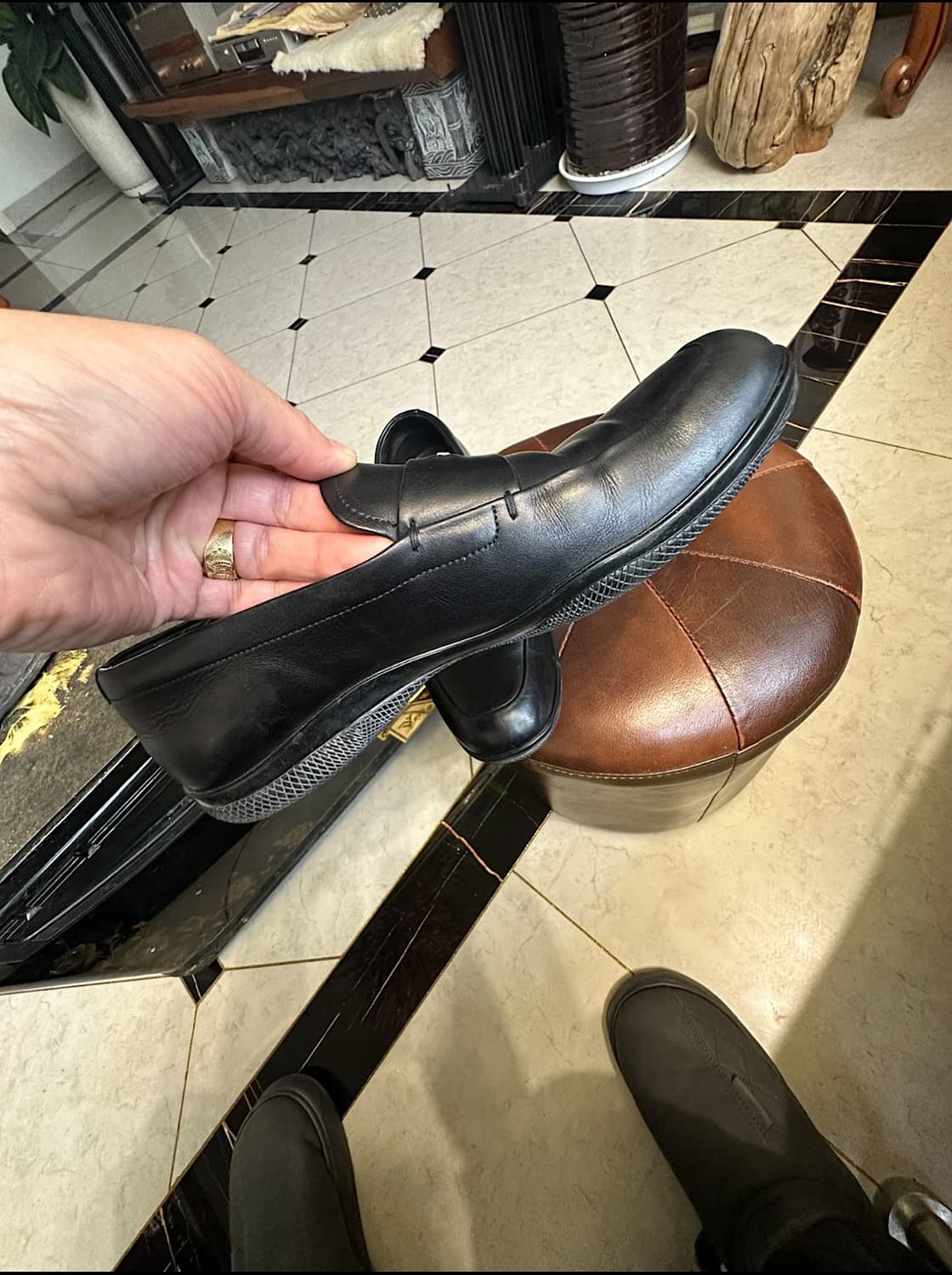 프라다 메탈로고 로퍼 7.5 상품이미지2