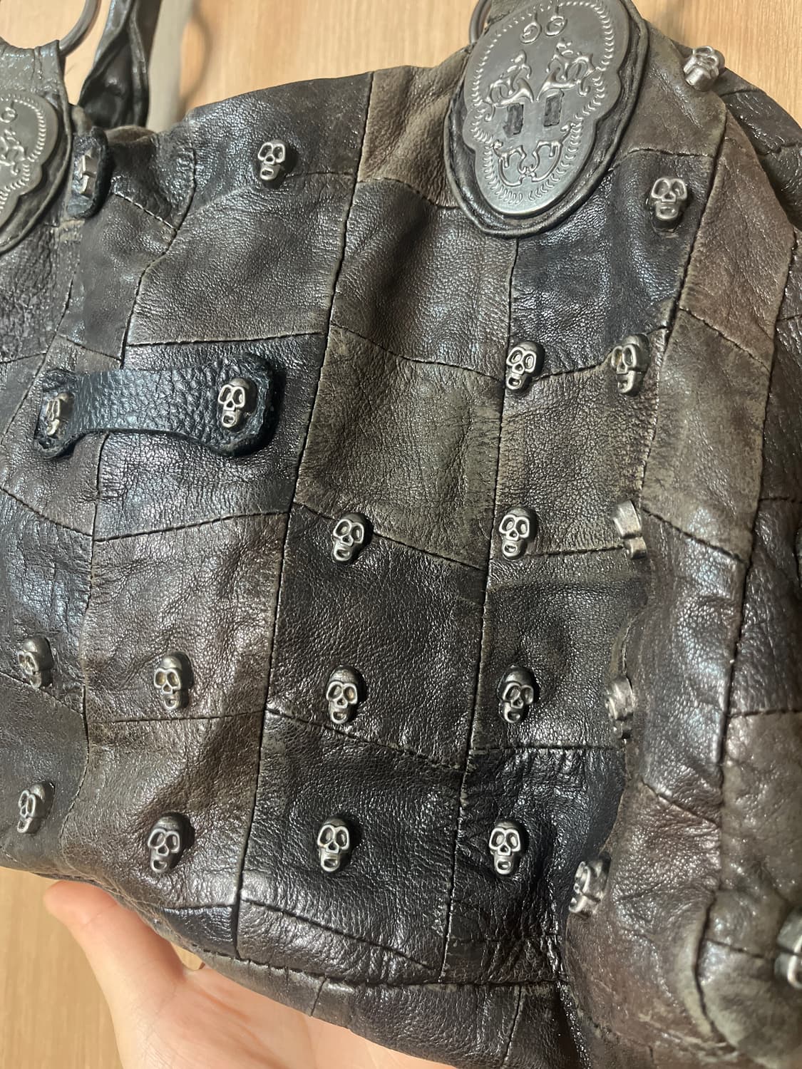 펑크 해골장식 가죽가방 상품이미지2