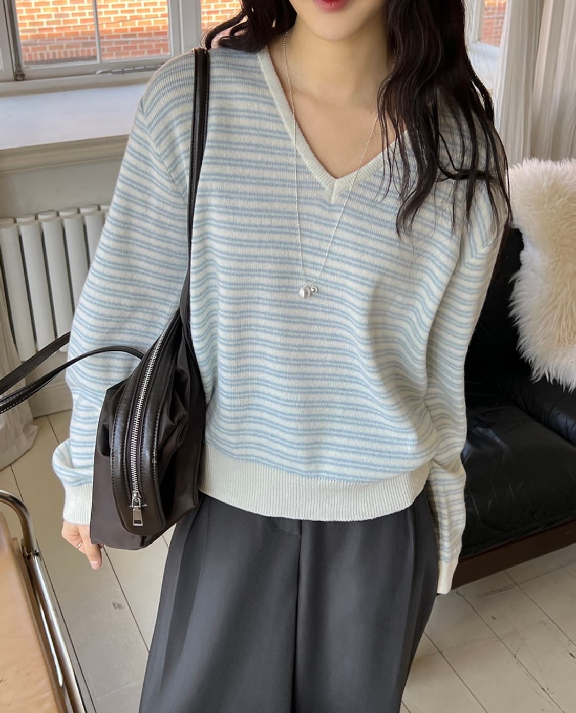 [새상품] 98도씨 오브 단가라 브이넥 니트 상품이미지2