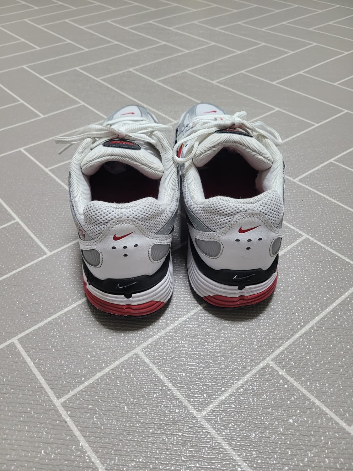 나이키 P-6000 메탈릭 실버 레드 280 상품이미지4