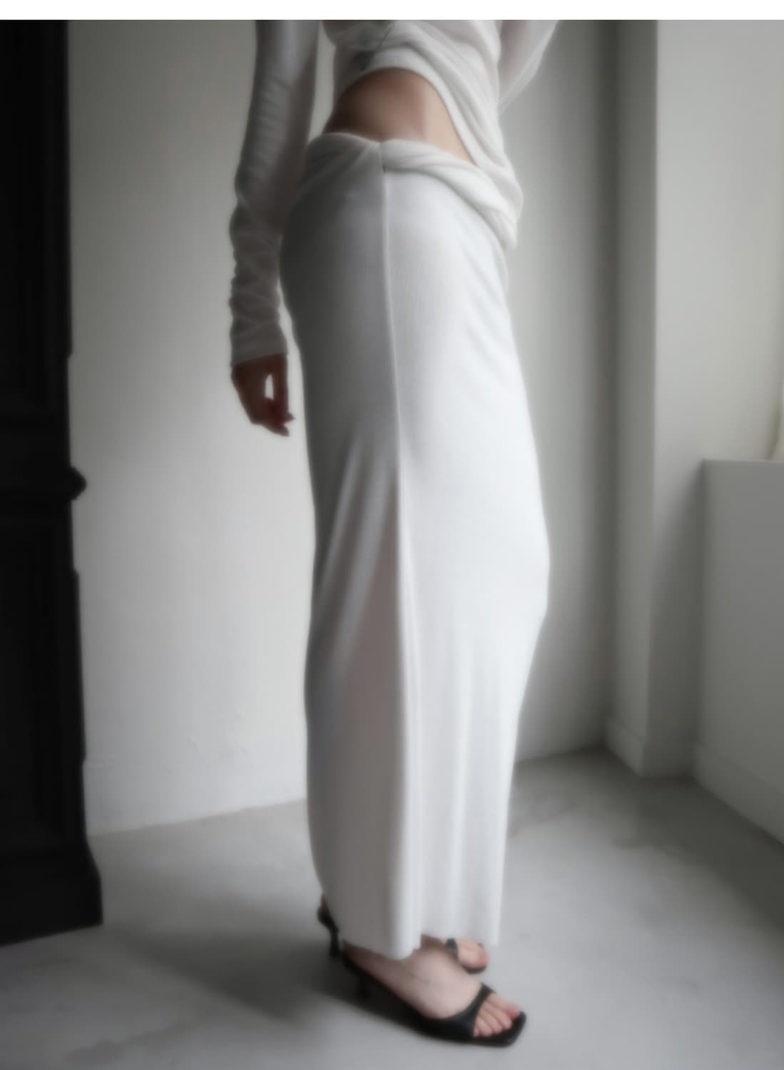 클라따 twist slim skirt 화이트 상품이미지2