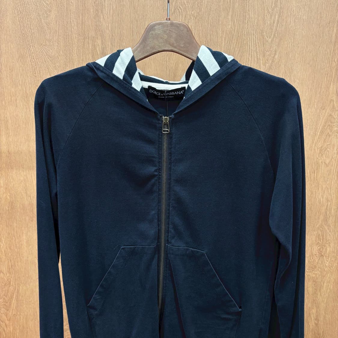 돌체앤가바나 긴팔 후드 집업 스트라이프 라이닝 스컬 프린트 디테일 블랙 상품이미지4