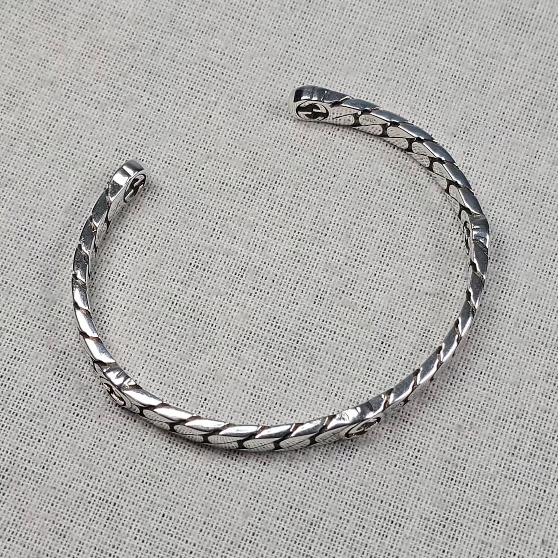 구찌 인터로킹 GG 뱅글 팔찌 ( 18 ) 상품이미지7