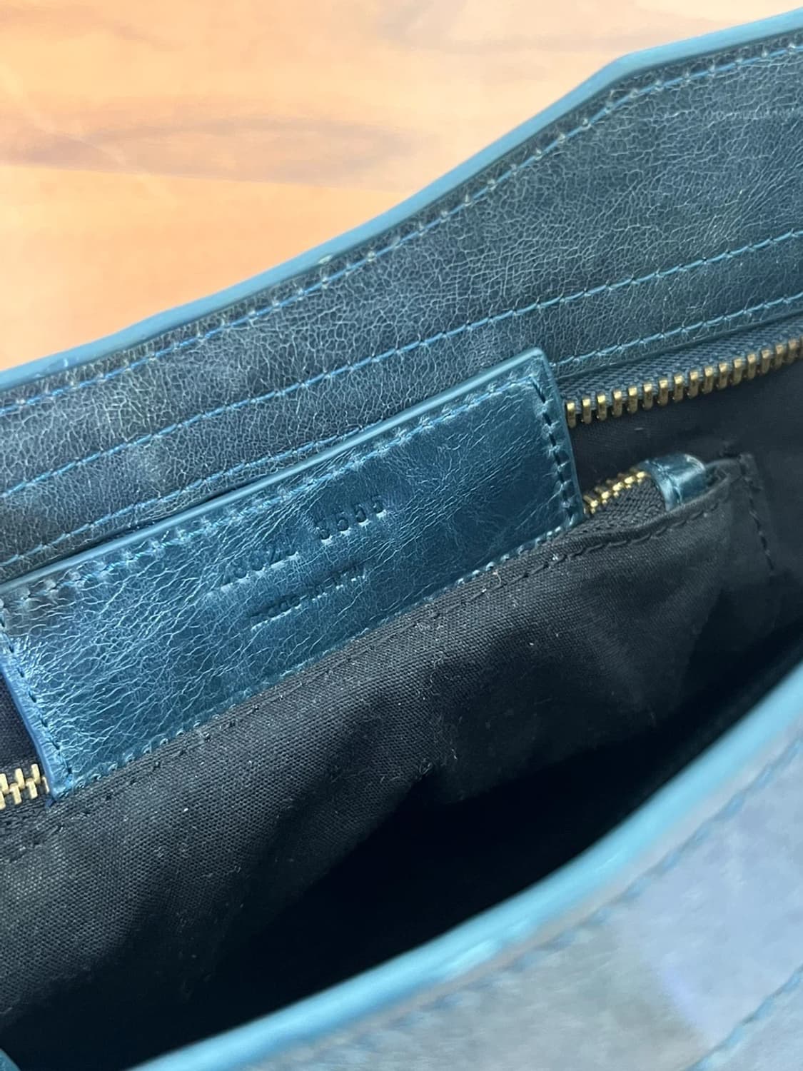 발렌시아가 모터백 네이비 급처 상품이미지5