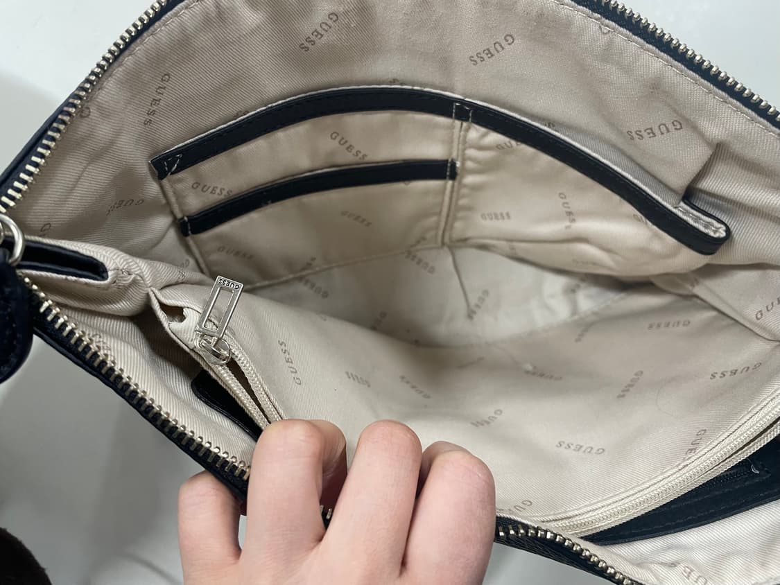 GUESS  상품이미지3