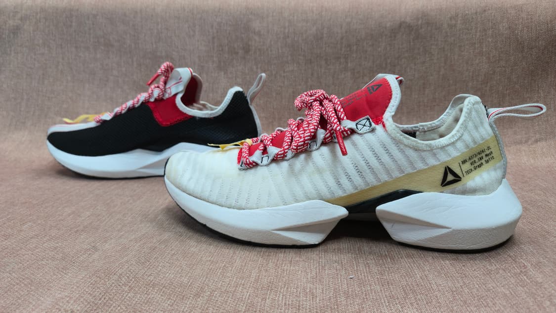 리복 280mm- 솔 퓨리 미스매치 화이트/레드 운동화 세탁완료 상품이미지4