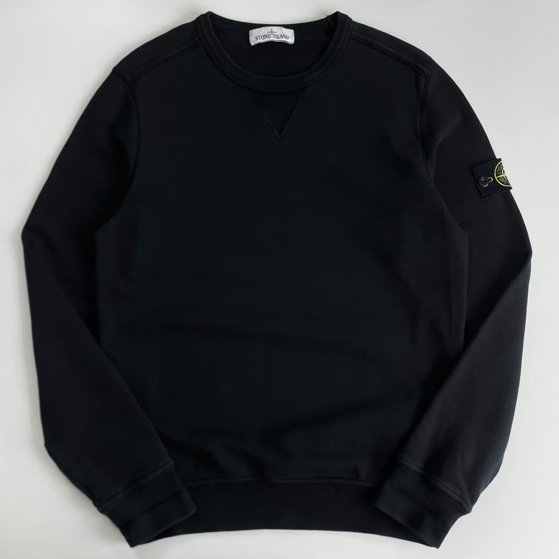 Stone Island  스톤 아일랜드 와펜 블랙 맨투맨 상품이미지1