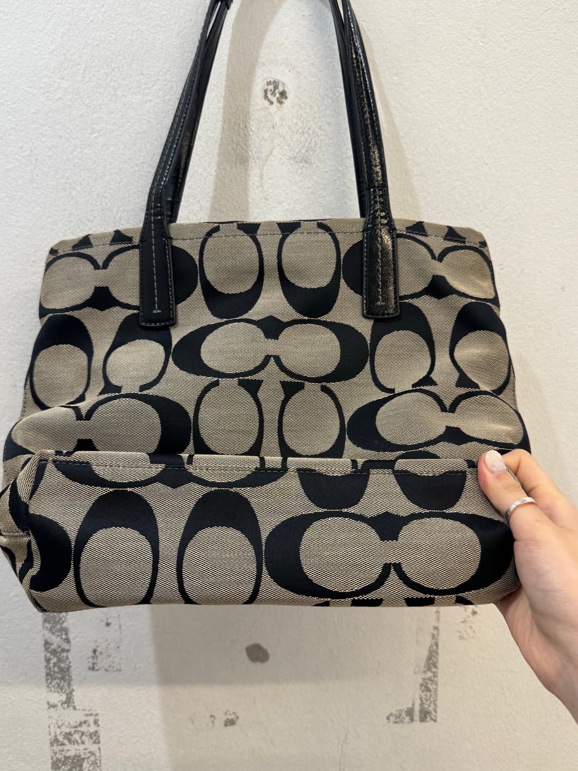 COACH Signature Silver and Black 상품이미지5