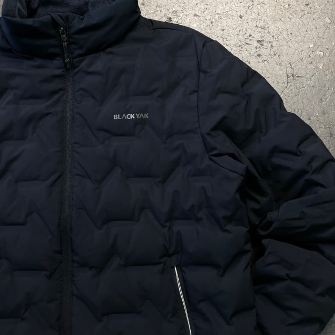 105 블랙야크 경량패딩 상품이미지2