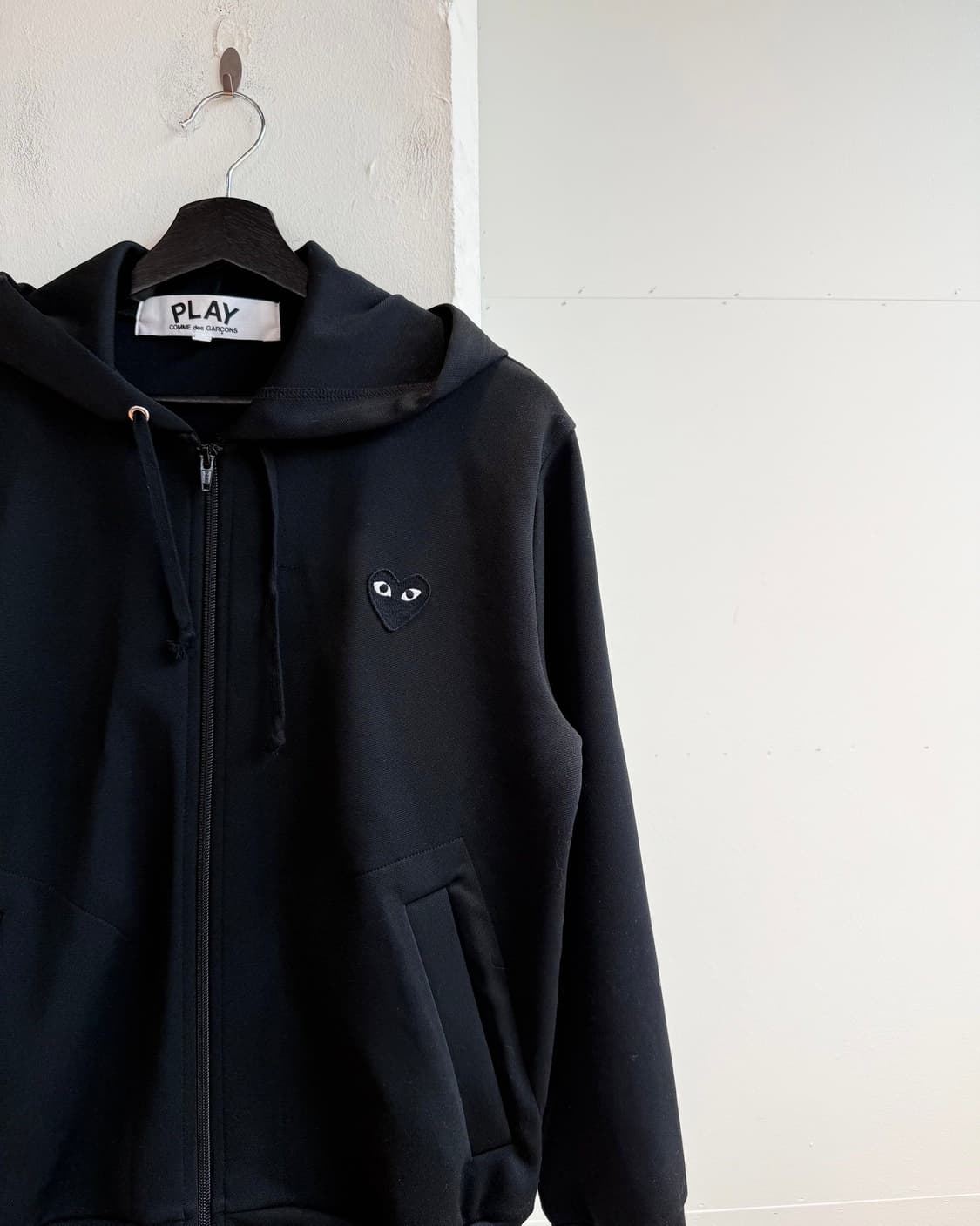 꼼데가르송 플레이 블랙 하트 와펜 후드 집업  상품이미지5