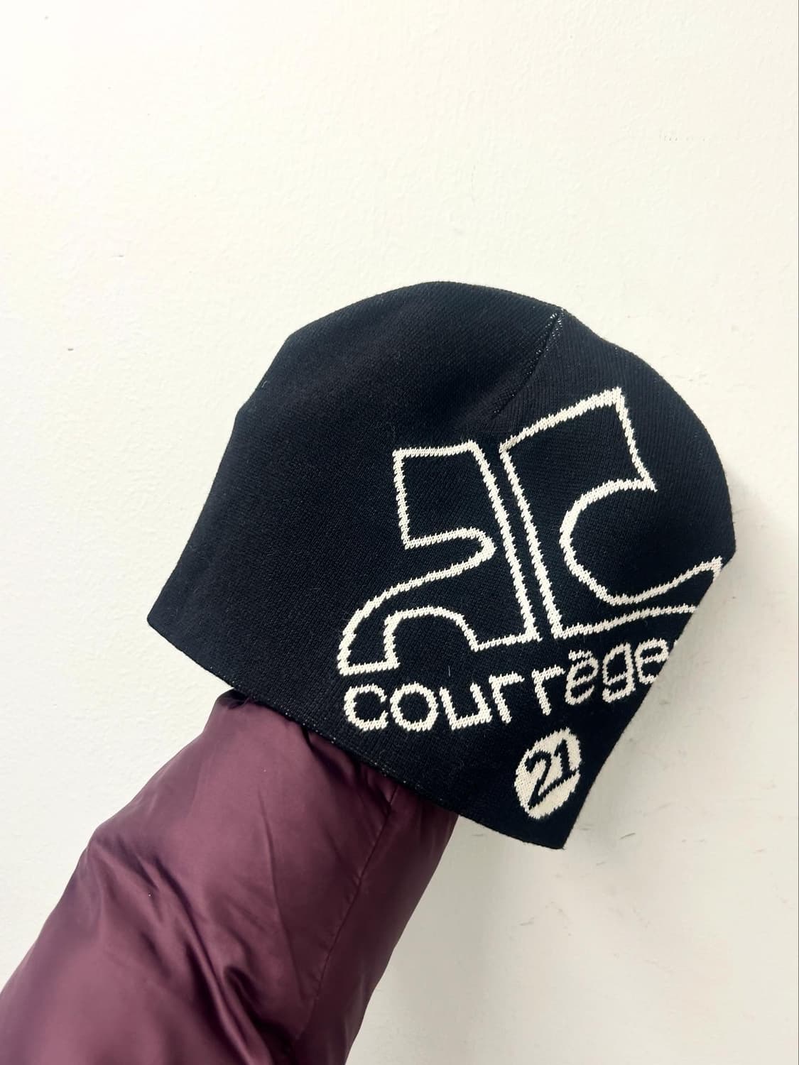 빈티지 꾸레쥬 로고 비니 상품이미지1