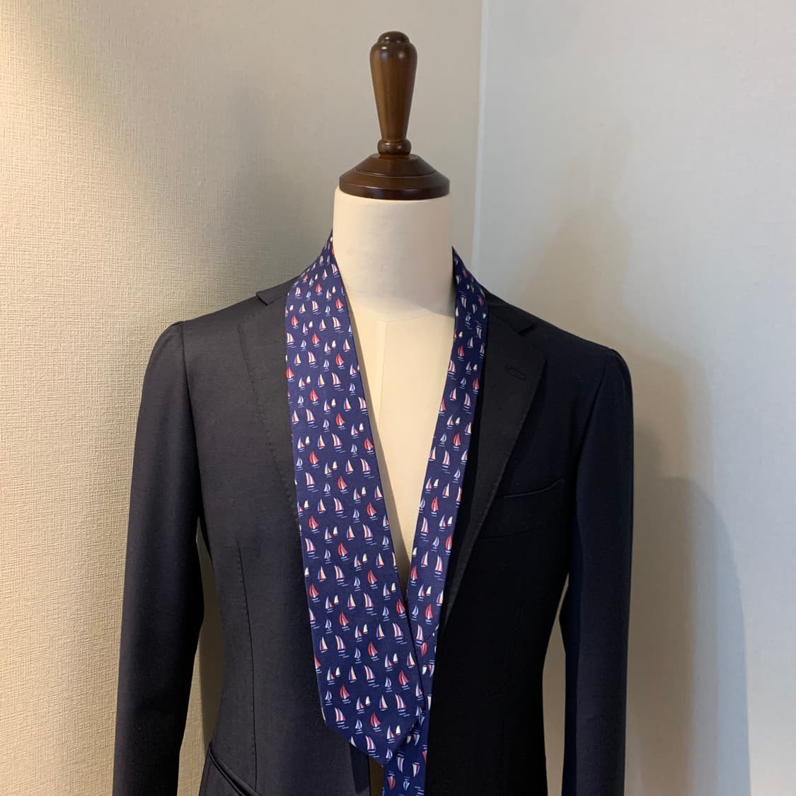 살바토레 페레가모 네이비 클래식 명품넥타이 새상품급 7.8cm 상품이미지1