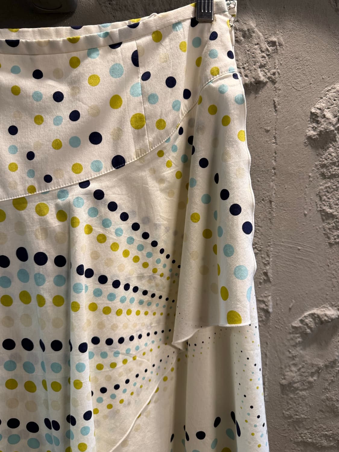 지방시 GIVENCHY 부티크 도트 랩 스커트 아이보리 40 상품이미지4