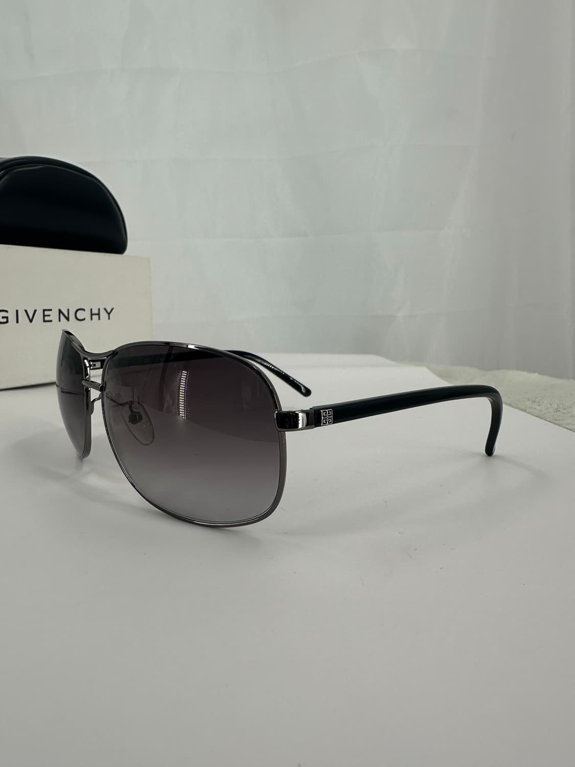 [새상품 무료배송] 정품 지방시 Made in Italy 선글라스 상품이미지1