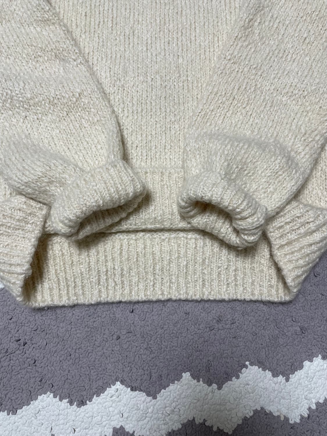 아모멘토 헤어리 슬럽 하프 집업 니트 M 사이즈 상품이미지7