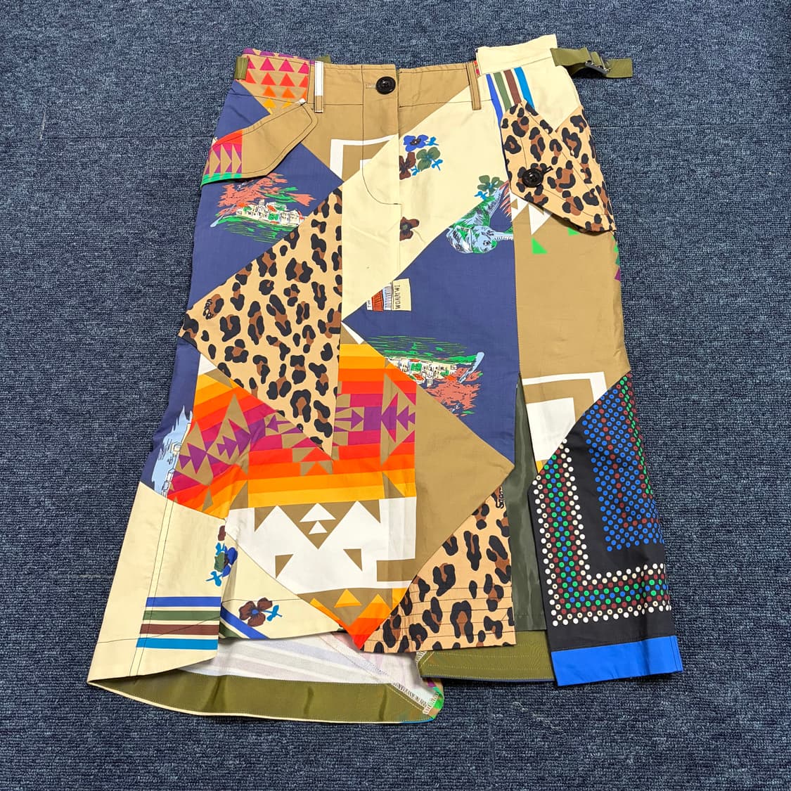 사카이 x Hank Willis Thomas 아카이브 프린트 믹스 스커트 상품이미지1