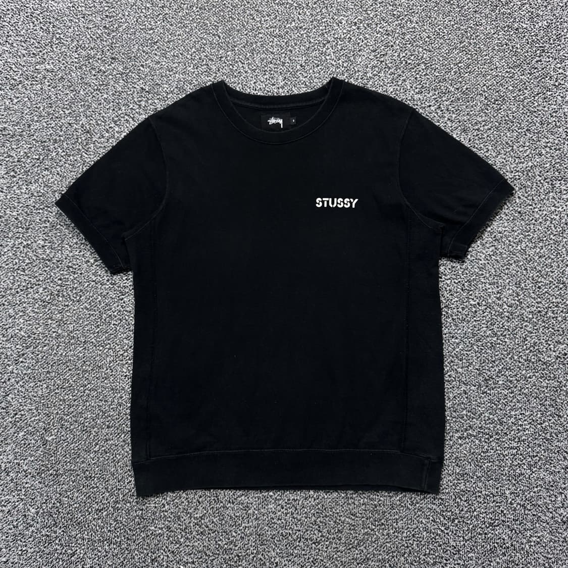 Name : 스투시 스펠아웃 후면 빅로고 블랙컬러 반팔티 :)  상품이미지2