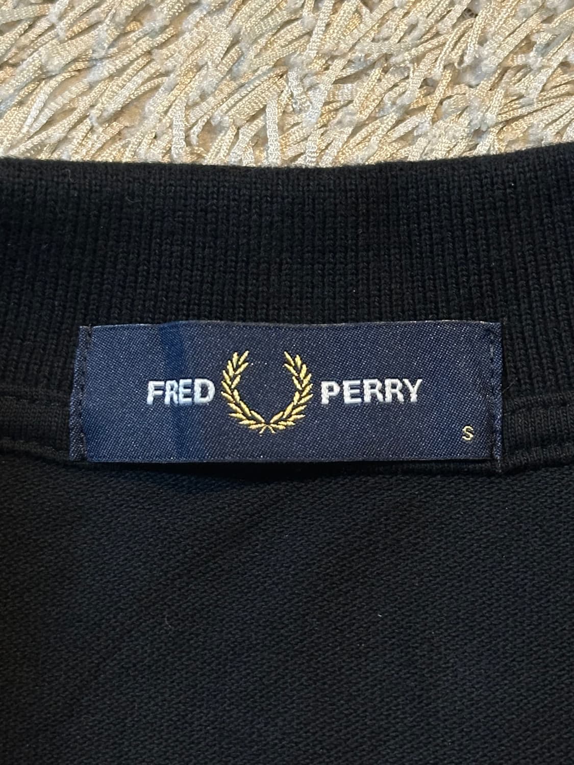 21FW 프레드페리 FREDPERRY 윙트리 PK셔츠 블랙 옐로우 상품이미지4