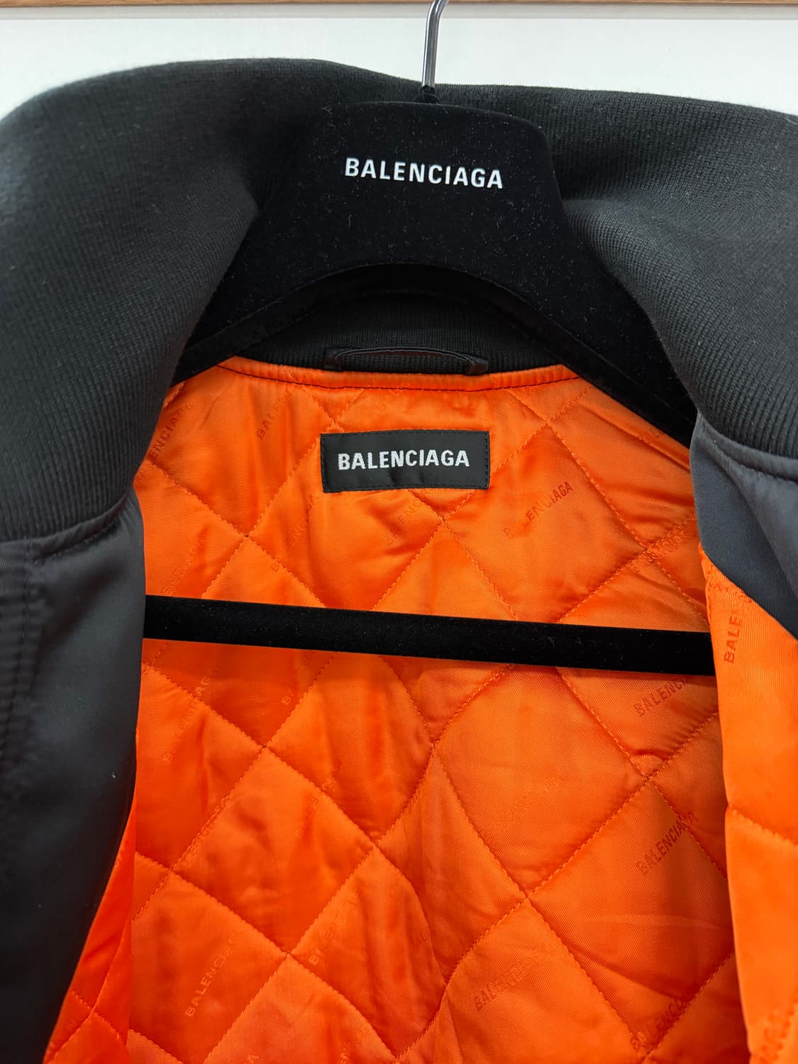 발렌시아가 마스터 로고 봄버 자켓 상품이미지3