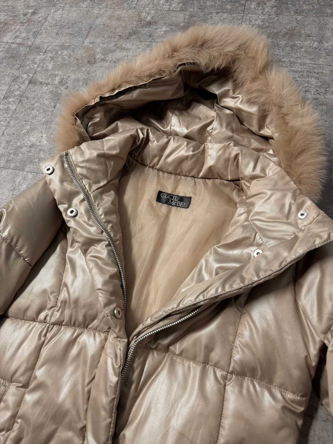 세실맥비 퍼 후디드 푸퍼 재킷 상품이미지4