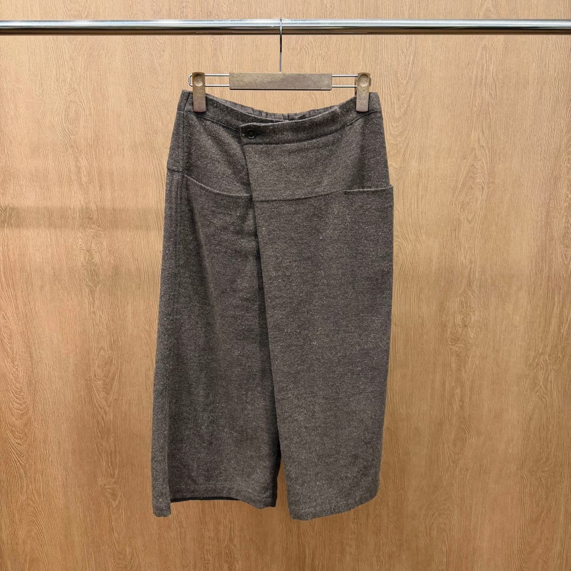 이세이미야케 플랜테이션 팬츠 오버랩 레이어드 디테일 와이드핏 베이지 상품이미지2