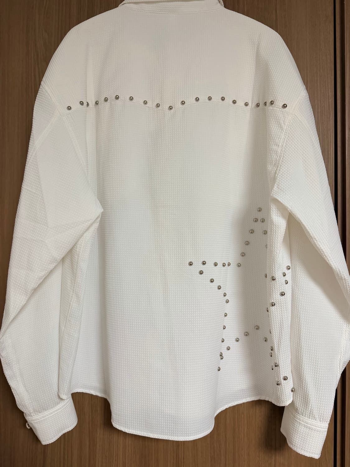 (솔로지옥4 규현착용) 1회착 웨스켄 리벳도비 셔츠 화이트 사이즈3 상품이미지5